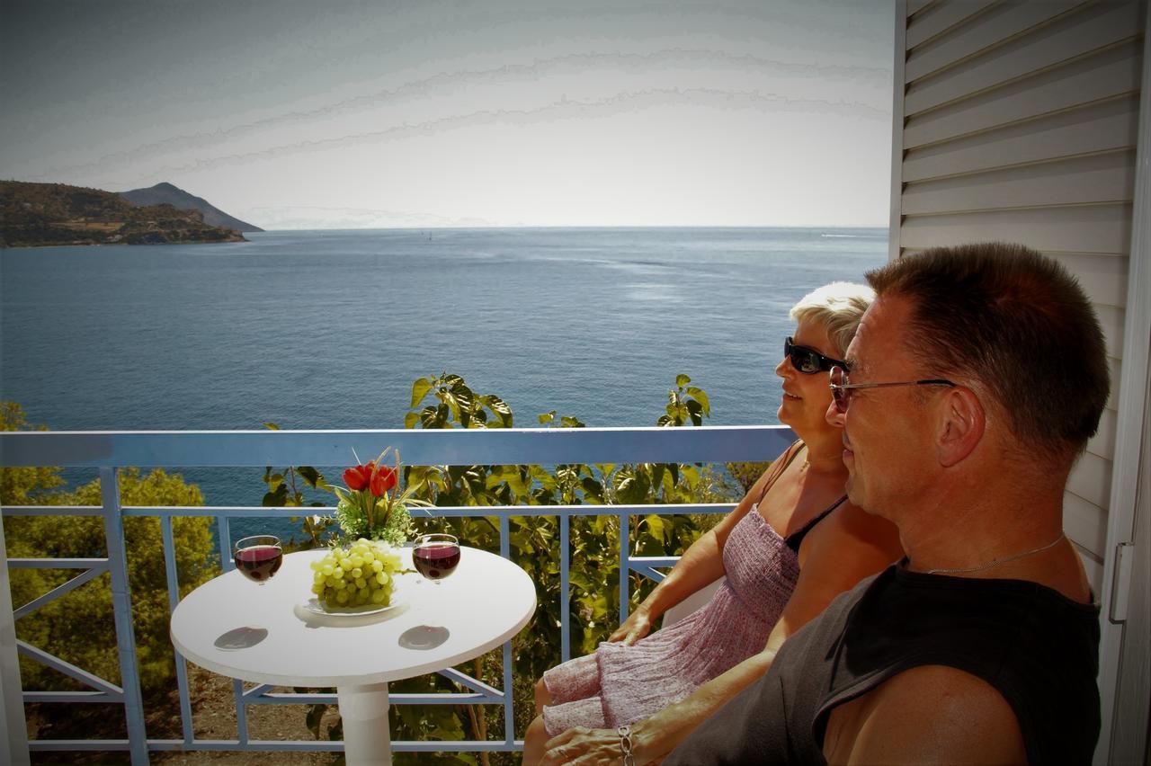 Kavos Bay Seafront Hotel Ajía Marína Kültér fotó