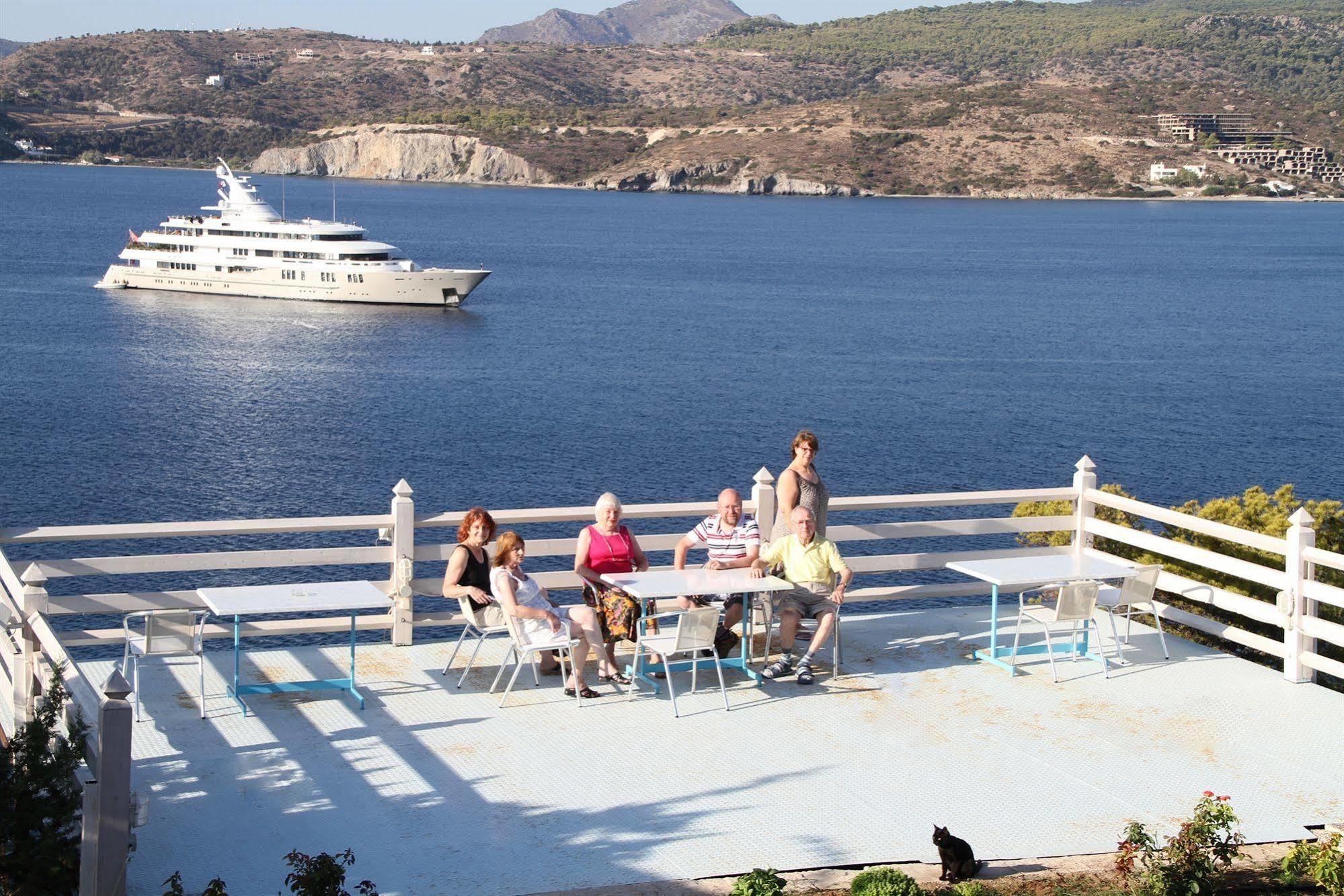 Kavos Bay Seafront Hotel Ajía Marína Kültér fotó