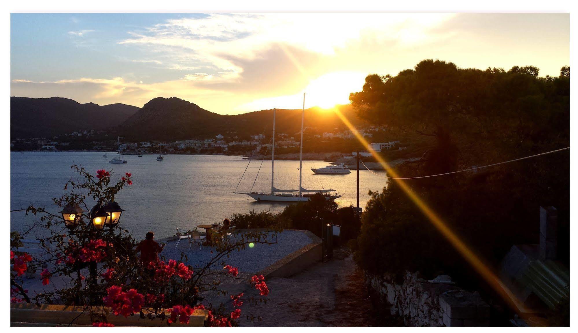 Kavos Bay Seafront Hotel Ajía Marína Kültér fotó